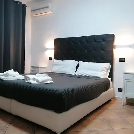 Il Viaggiatore Couette-café Marina di Massa