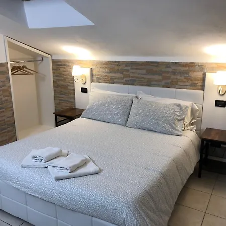 Il Viaggiatore Couette-café Marina di Massa
